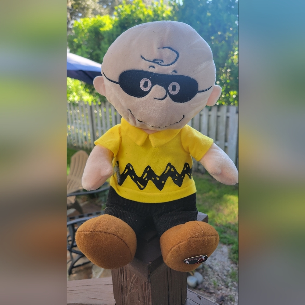 GUC Charlie Brown Musical Halloween Doll